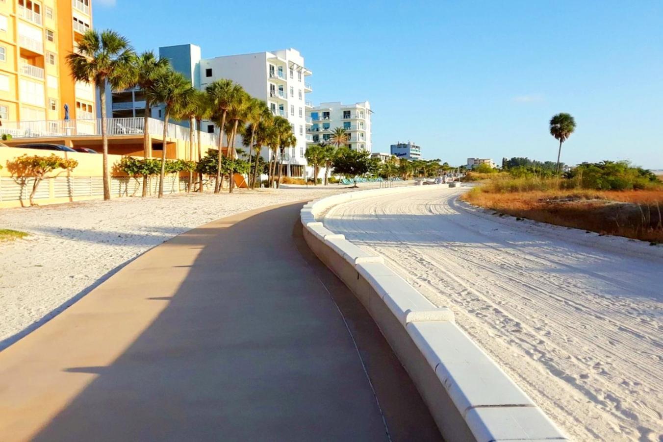 Boutique Beach Retreat St. Pete Beach Exterior photo