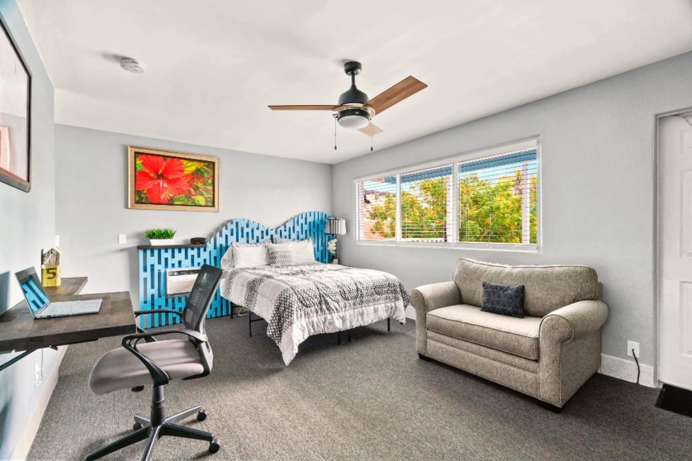 Boutique Beach Retreat St. Pete Beach Exterior photo