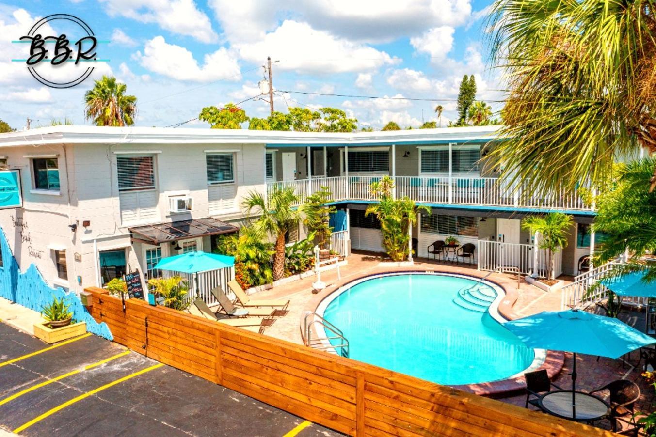 Boutique Beach Retreat St. Pete Beach Exterior photo