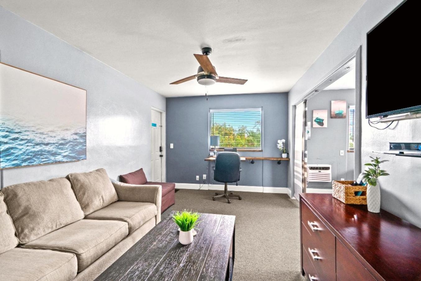 Boutique Beach Retreat St. Pete Beach Exterior photo