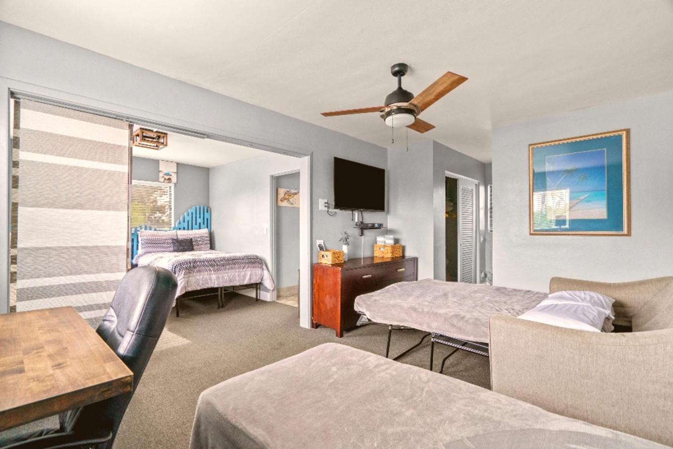 Boutique Beach Retreat St. Pete Beach Exterior photo